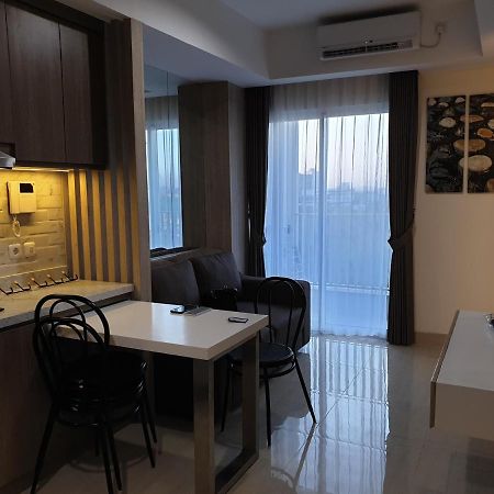 Apartemen Grand sungkono Lagoon Venetian. Surabaya Esterno foto