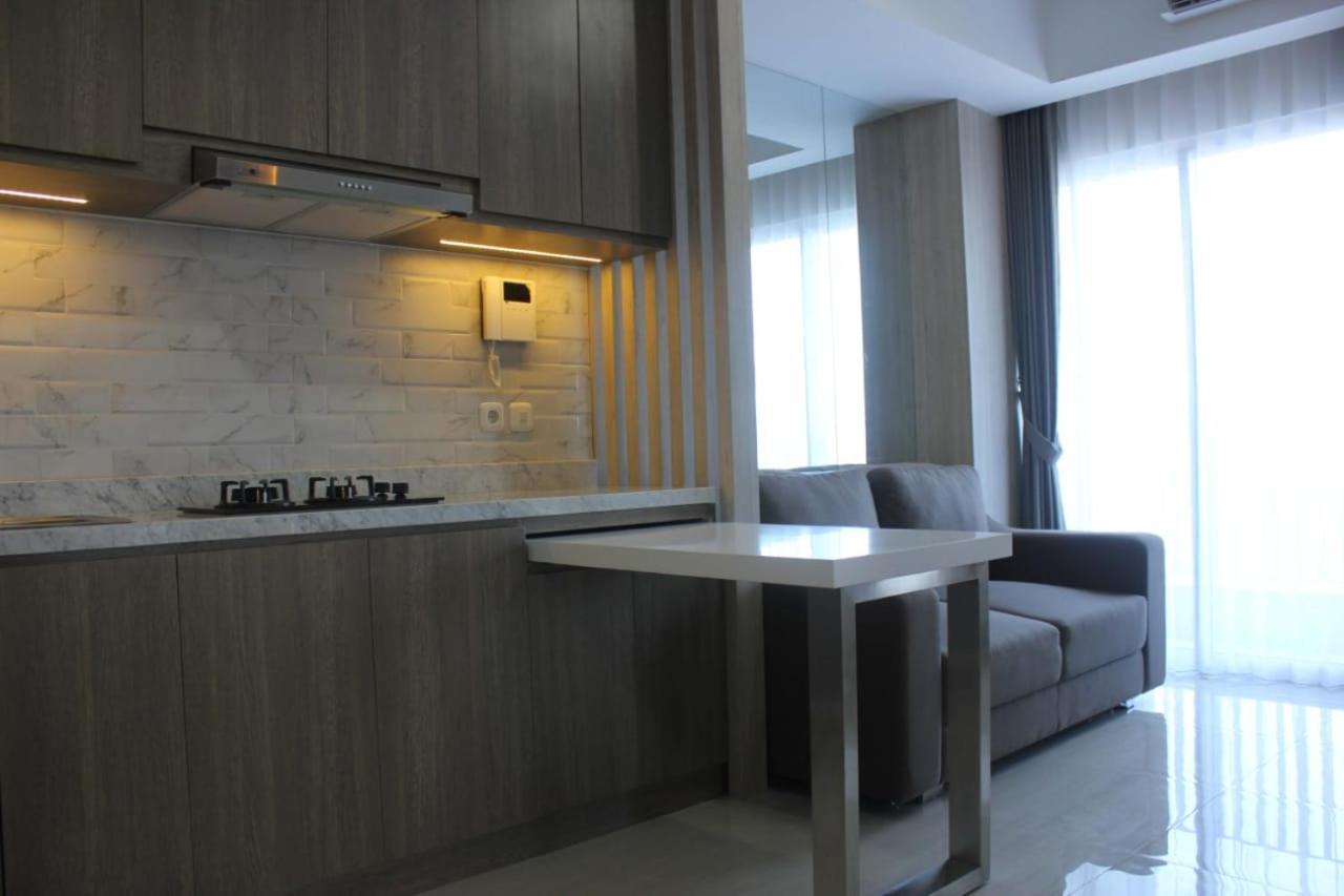 Apartemen Grand sungkono Lagoon Venetian. Surabaya Esterno foto